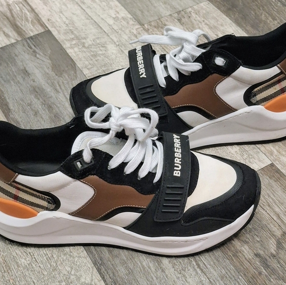 Mens Burberry Regis sneakers - Picture 1 of 2